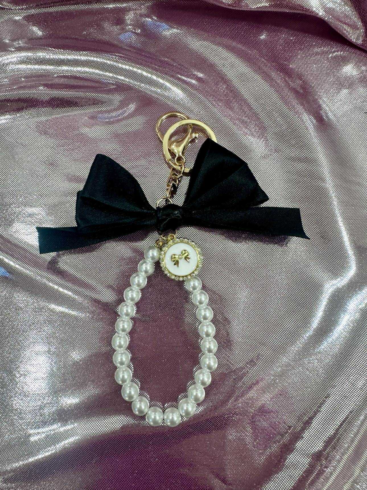 Black Large Bow Pearl Finger Phone Strap